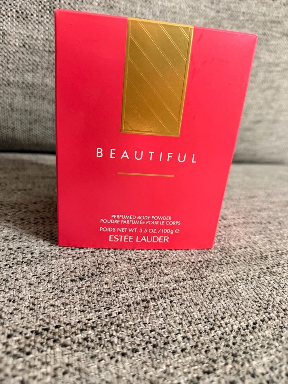 Estée Lauder Beautiful Perfumed Body Powder with Notes of Rose, Lily, Tuberose